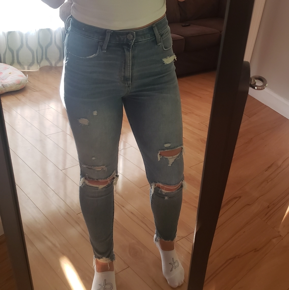 Abercrombie and Fitch size 6/28